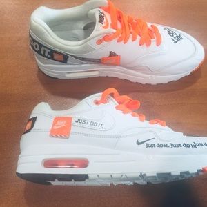 Nike Air Max Womens Just Do It Running Shoes